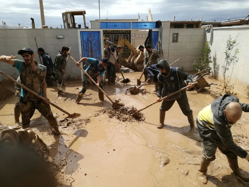 6 نکته درباره سیل های اخیر: کمک نقدی کنیم یا جنس بفرستیم؟ 6 نکته درباره سیل های اخیر: کمک نقدی کنیم یا جنس بفرستیم؟