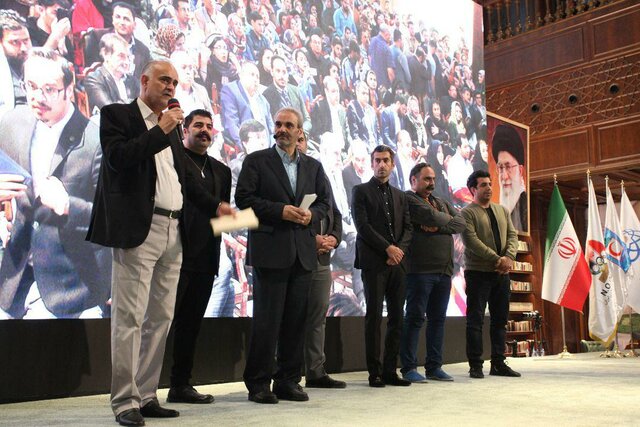 تختی دوباره به کمک مردم امد تختی دوباره به کمک مردم امد