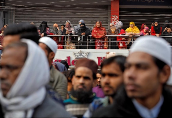 معترضان هند خیابان را بستند