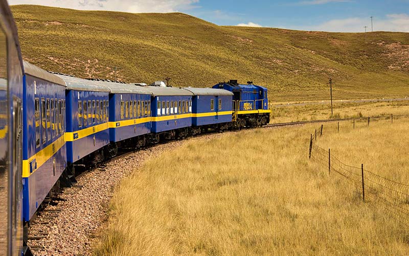 با اتوبوس به سفر برویم یا قطار؟ با اتوبوس به سفر برویم یا قطار؟