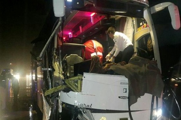 25 مصدوم در حادثه واژگونی اتوبوس در پاکدشت تهران