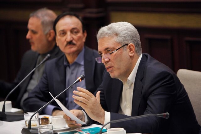 وزیر گردشگری: پروازهای اروپایی را به ایران برمی‌گردانیم