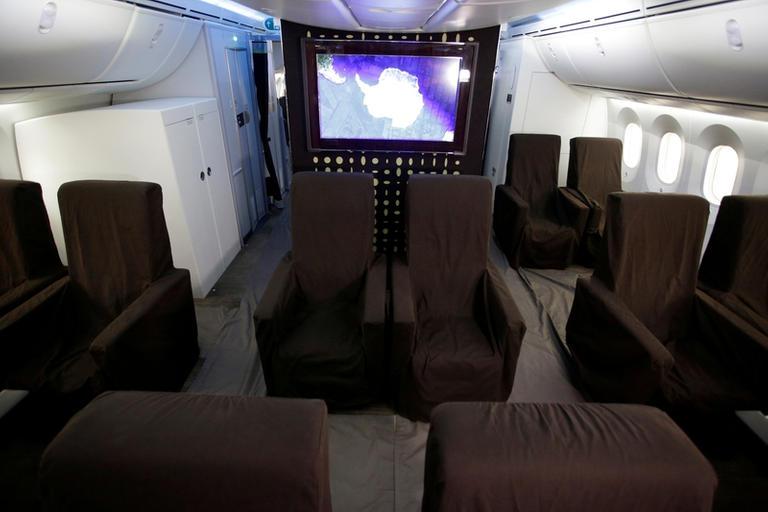 رئيس المكسيك: اليانصيب سيهدي 100 فائز مليون دولار وليس طائرة الرئاسة