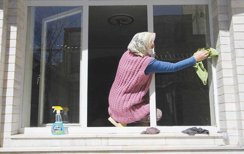 کرونا نفس مشاغل خدماتی را گرفت کرونا نفس مشاغل خدماتی را گرفت