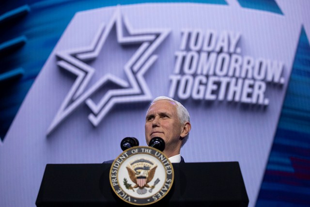 ویروس کرونا به کنفرانس سالانه 