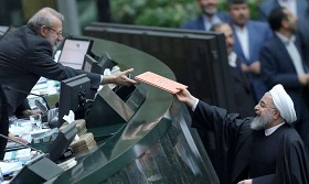 مجلس کلیات لایحه بودجه ۹۹ را رد کرد: علت: پیش بینی فشار مالیاتی شدید بر مردم مجلس کلیات لایحه بودجه ۹۹ را رد کرد: علت: پیش بینی فشار مالیاتی شدید بر مردم