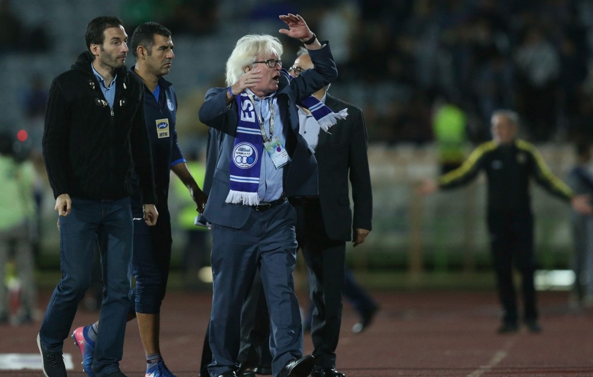 شیر پیر آلمانی در سوت‌هایش گم شد