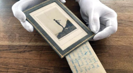 12 هزار پوند برای چند تار مو! (+عکس) 12 هزار پوند برای چند تار مو! (+عکس)