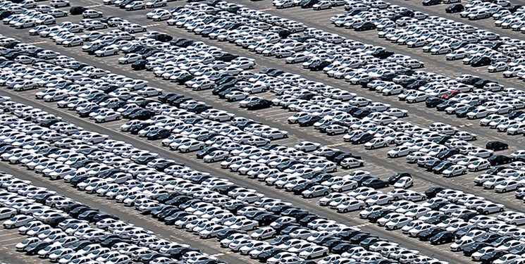 همه خودروهای ناقص کف کارخانهها تا یک ماه و نیم آینده تکمیل میشوند همه خودروهای ناقص کف کارخانهها تا یک ماه و نیم آینده تکمیل میشوند