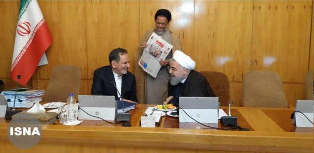 روحانی و جهانگیری خندان در کنار یکدیگر