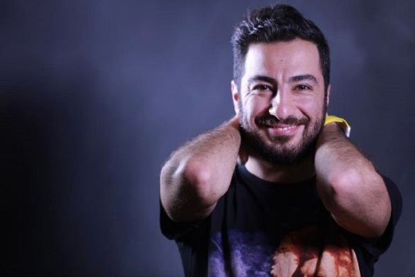 نوید محمدزاده در نقش کولبر کُرد ظاهر می‌شود