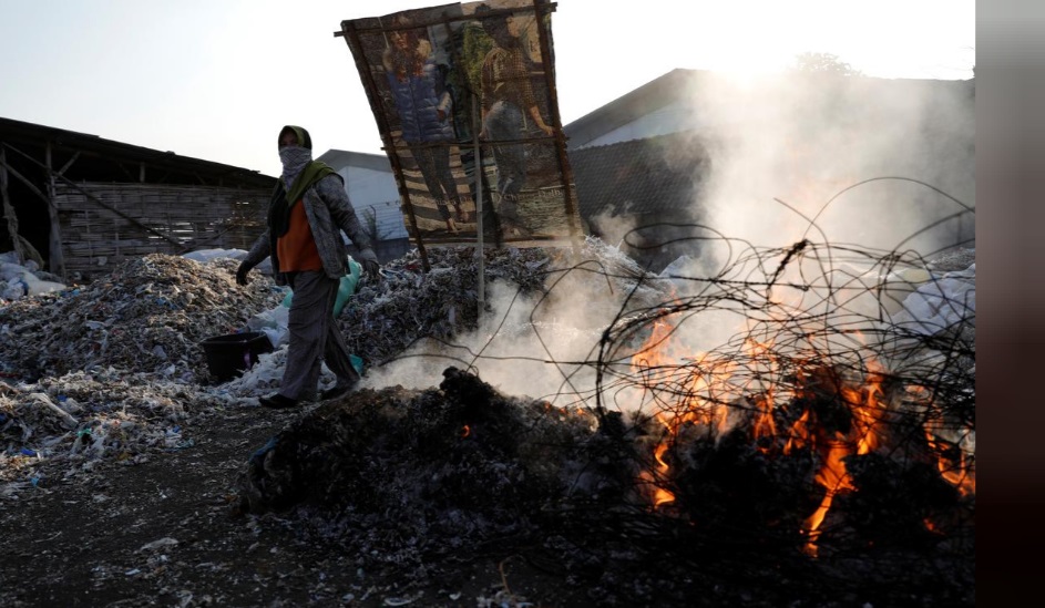 پول در برابر زباله/ روستای اندونزی برای امرار معاش زباله نیاز دارد