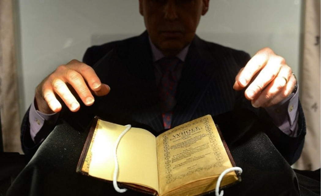 گرانترین کتابهای تاریخ با قیمتهای نجومی (+عکس) گرانترین کتابهای تاریخ با قیمتهای نجومی (+عکس)