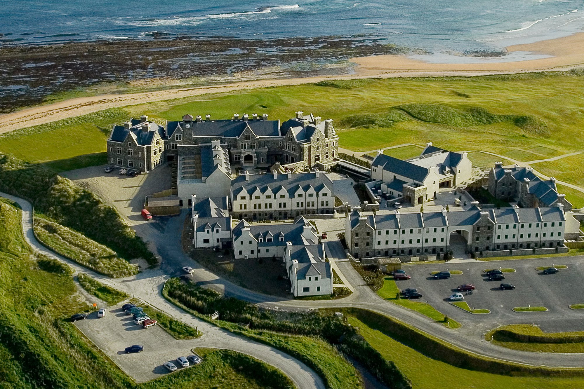 ثروت اندوزی ترامپ از سفرهای سیاسی مقامات آمریکا/ ترامپ هتلش در دوبلین را به تیم دولت اجاره داد ثروت اندوزی ترامپ از سفرهای سیاسی مقامات آمریکا/ ترامپ هتلش در دوبلین را به تیم دولت اجاره داد