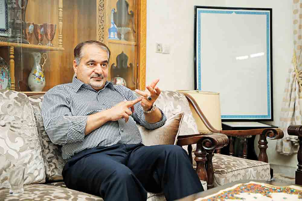 نخست وزیر ژاپن را هو کردیم / کسانی که ایران را در دام شورای امنیت انداختند باید پاسخگو باشند نخست وزیر ژاپن را هو کردیم / کسانی که ایران را در دام شورای امنیت انداختند باید پاسخگو باشند