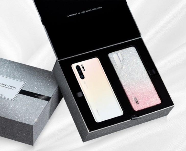 نسخه سفارشی پرچمدار هوآوی با قابی از کریستالهایSwarovski نسخه سفارشی پرچمدار هوآوی با قابی از کریستالهایSwarovski