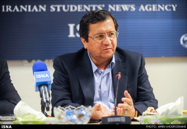 همتی: تلاش بانک مرکزی بر رونق صادرات غیرنفتی است