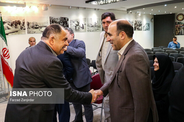 فراموشمان نکنید، به تعداد انگشتان دست باقی مانده‌ایم!