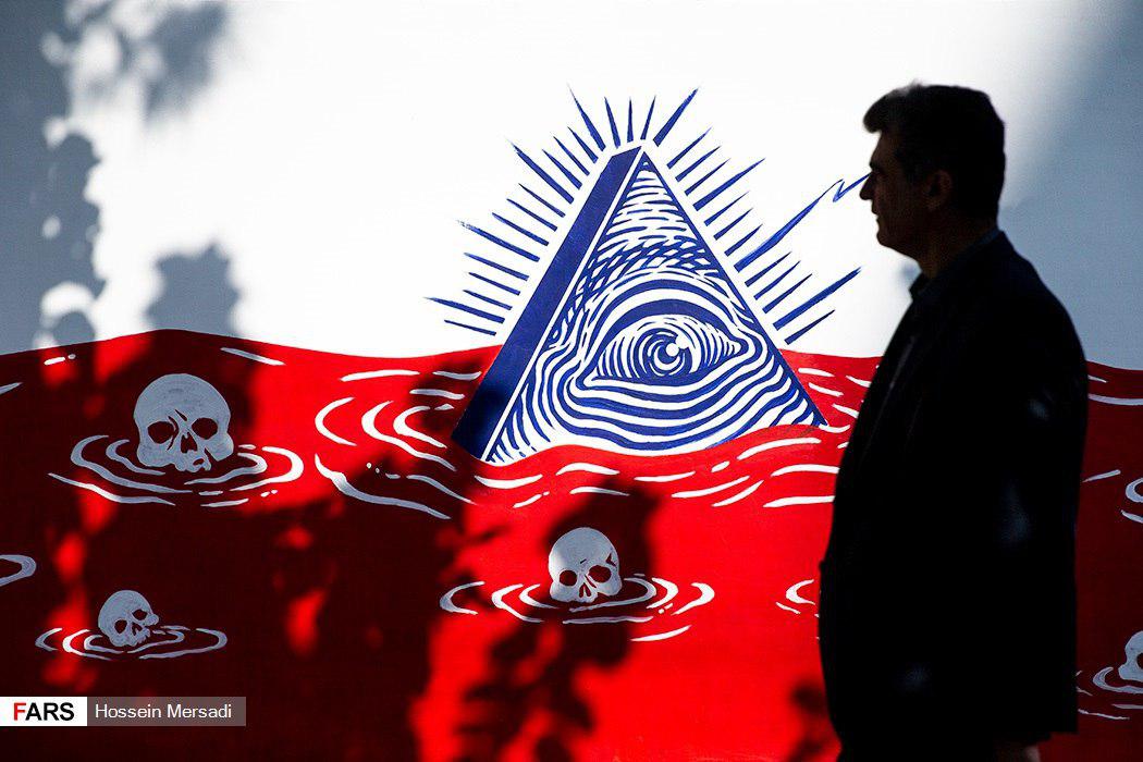 رونمایی از دیوارنگاره‌های سفارت سابق آمریکا (+عکس)