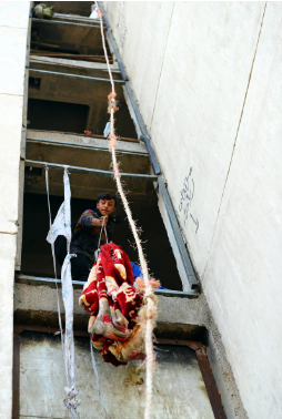 ساختمان توخالی مقر معترضان عراق (+عکس) ساختمان توخالی مقر معترضان عراق (+عکس)