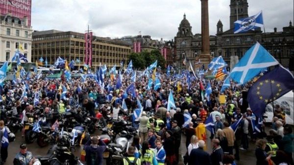 تظاهرات مردم جدایی‌طلب در خیابان