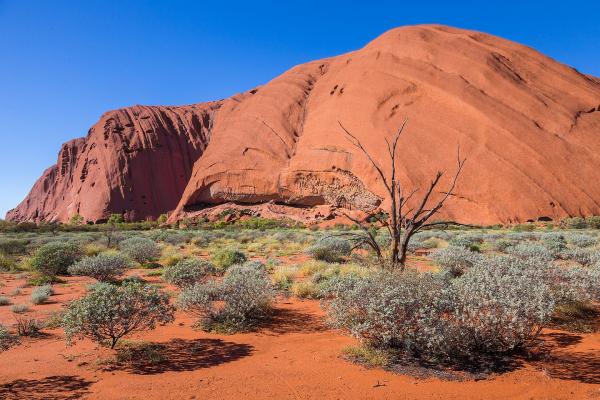 ممنوعیت بالا رفتن از کوه مقدس استرالیایی‌ها (+عکس)