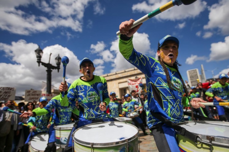 اعتراضات  رنگارنگ و  رقصان کلمبیا