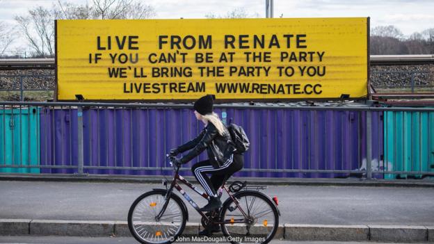 برجسته شدن فرهنگ کشورها در دوره کرونا/ از اعتیاد فرانسویها به نان باگت تا چادر زدن استرالیاییها در اتاق برلین پایتخت موسیقی تکنو