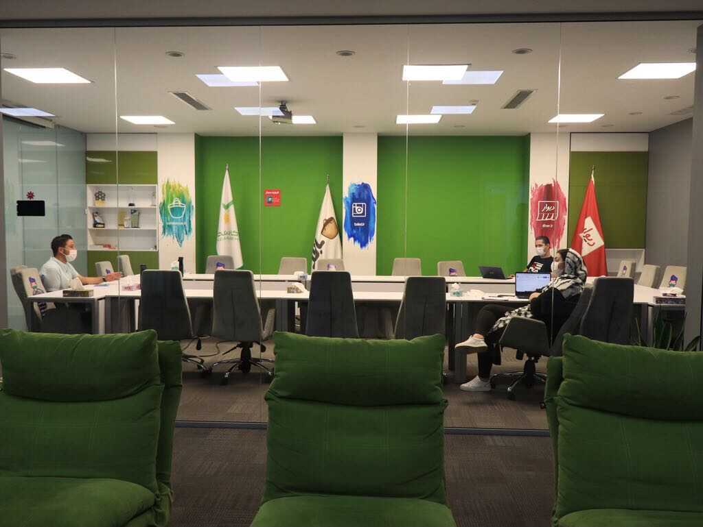 اقدام خیریه کارکنان هولدینگ هزاردستان؛ با تبلت مدرسه میسازیم! اقدام خیریه کارکنان هولدینگ هزاردستان؛ با تبلت مدرسه میسازیم!