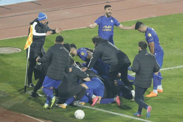 آرش برهانی: داور تحت تاثیر بیانیه‌های قبل داربی بود