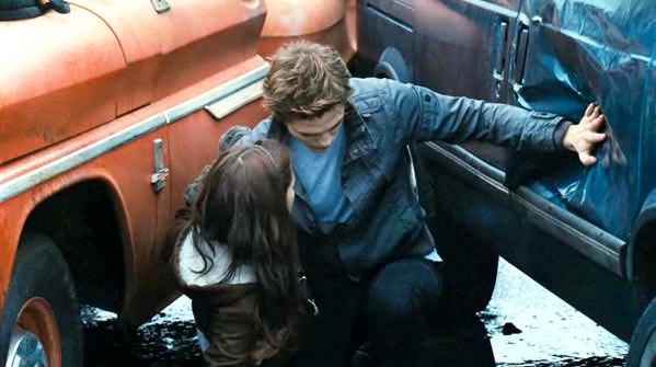 پلیس، هنرپیشه «گرگ و میش» و نامزدش را در آپارتمانش مرده یافت