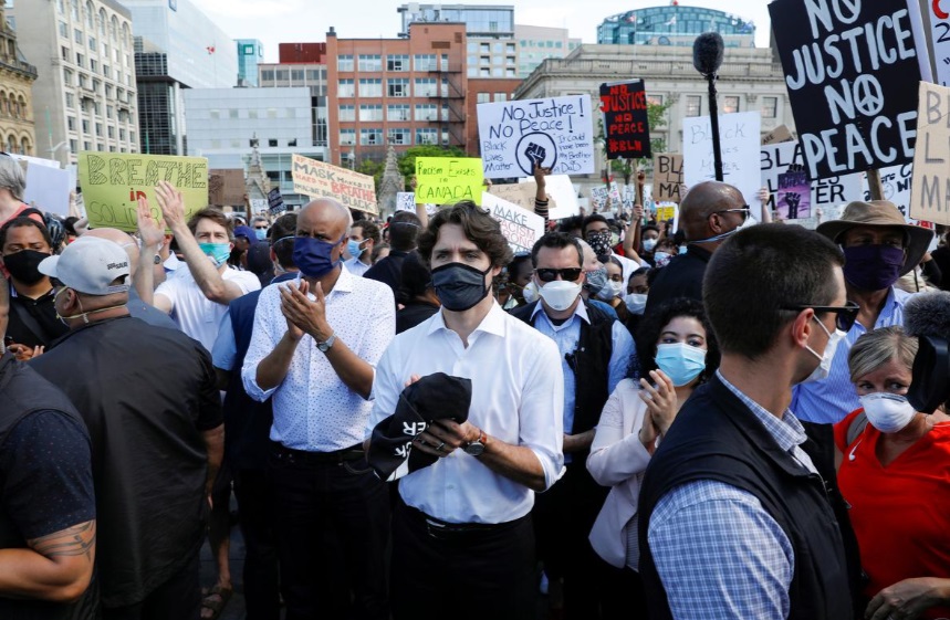  ترودو در تظاهرات ضدنزادپرستی