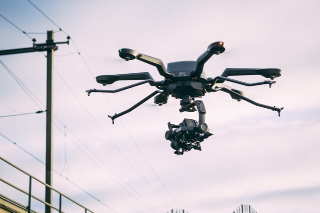 ساخت پهپادی که میتواند تا ۲۰ کیلوگرم وزن را بلند کند پهپاد