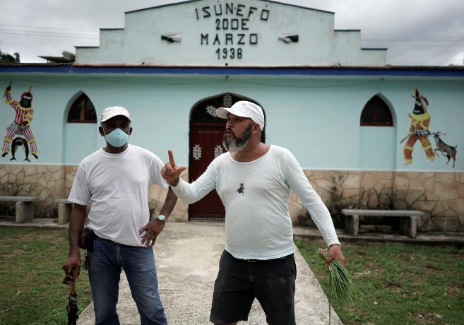 کوبا خطاب به شهروندان: غذای خود را تولید کنید کوبا خطاب به شهروندان: غذای خود را تولید کنید