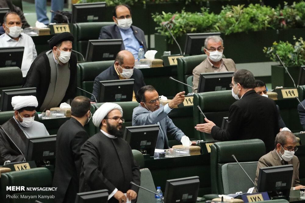 «دادزن»ها به جای فریاد از برجام و آژانس خارج شوید! «دادزن»ها به جای فریاد از برجام و آژانس خارج شوید!