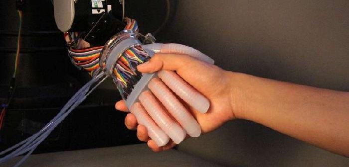 ساخت پوست روباتیک با قابلیت حس لمس پوست روباتیک با قابلیت حس لمس