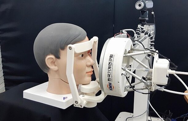 ربات‌ها برای انجام تست کرونا جاگزین انسان می‌شوند