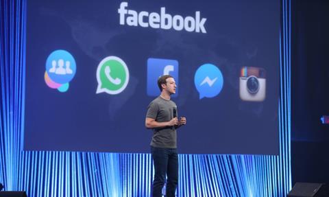فیس بوک در مسیر توییتر: نوشته های مروج نفرت افکنی، علامت گذاری می شوند