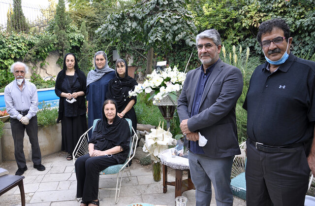 یادبود خسرو سینایی در جشنواره حقیقت خانواده خسرو سینایی