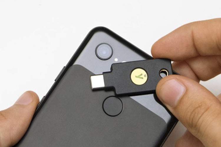 کلید امنیتی فیزیکی به‌جای پسورد