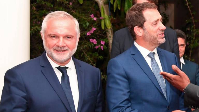 فرانسه سفیر خود در ساحل عاج را فرا خواند/ دلیل: رفتار و کلمات جنسیتی سفیر فرانسه در ساحل عاج