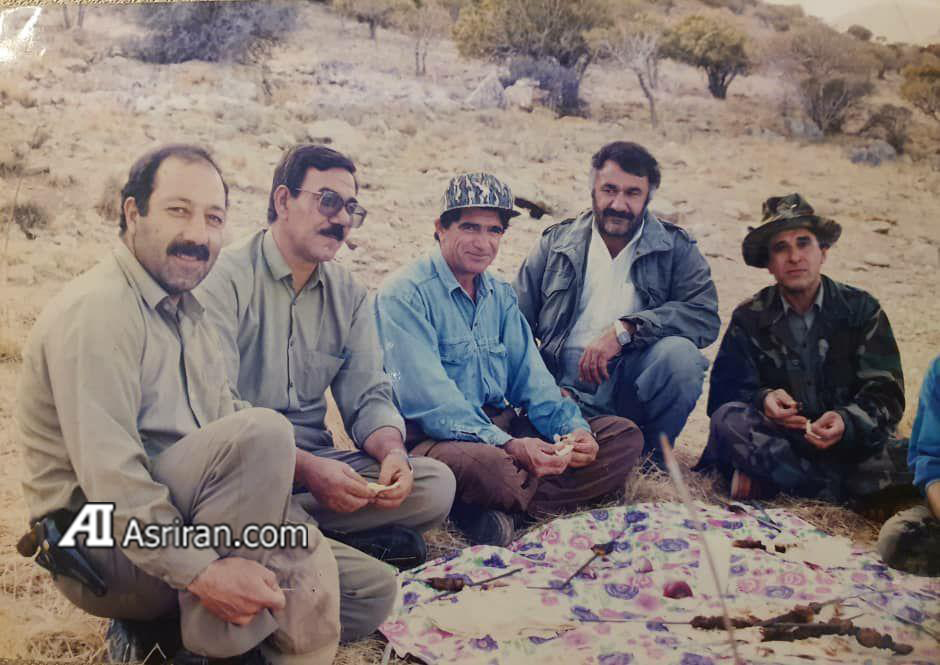 عکسی که برای اولین بار منتشر می شود: شجریان سر سفره محیط بانان دریاچه ارومیه عکسی که برای اولین بار منتشر می شود: شجریان سر سفره محیط بانان دریاچه ارومیه