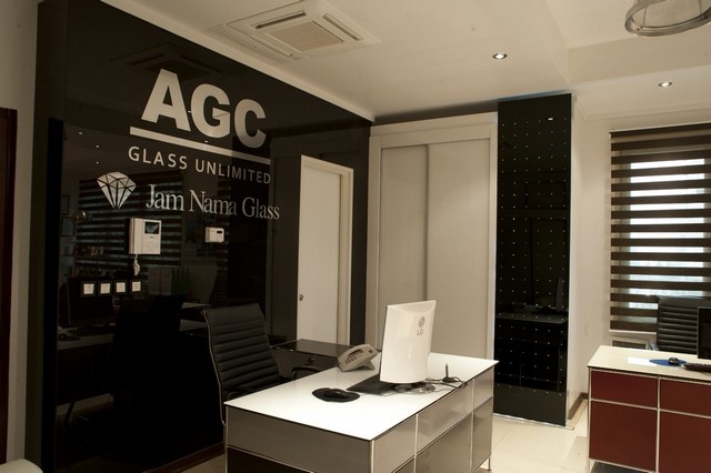 معرفی 10 نوع شیشه رنگی دکوراتیو پر کاربرد در دکوراسیون