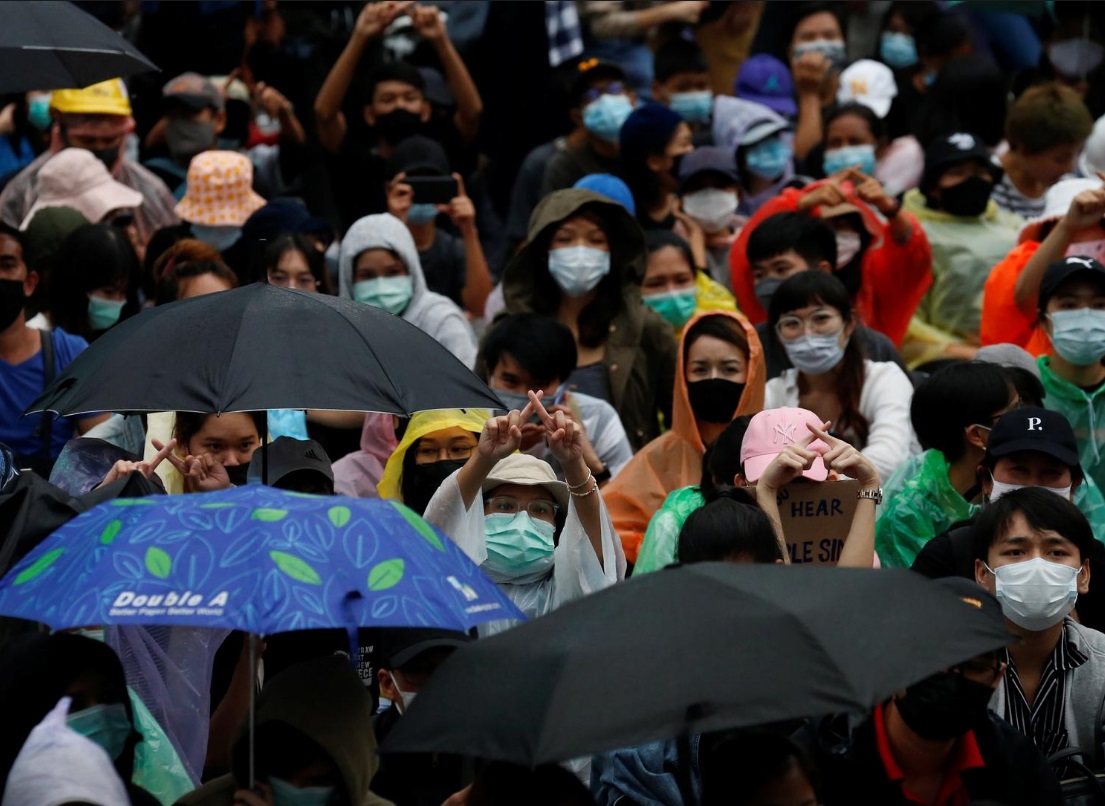 دست‌ها زبان جدید اعتراضات در تایلند