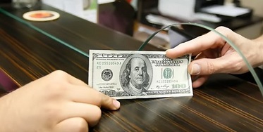 نرخ فروش دلار و یورو درصرافی بانک‌ها/ نرخ خرید اعلام نشد
