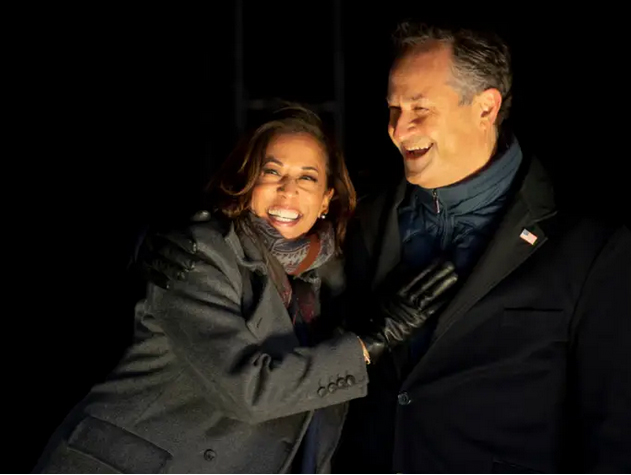 مشکل نامگذاری سمت رسمی همسر معاون بایدن مشکل نامگذاری سمت رسمی همسر معاون بایدن