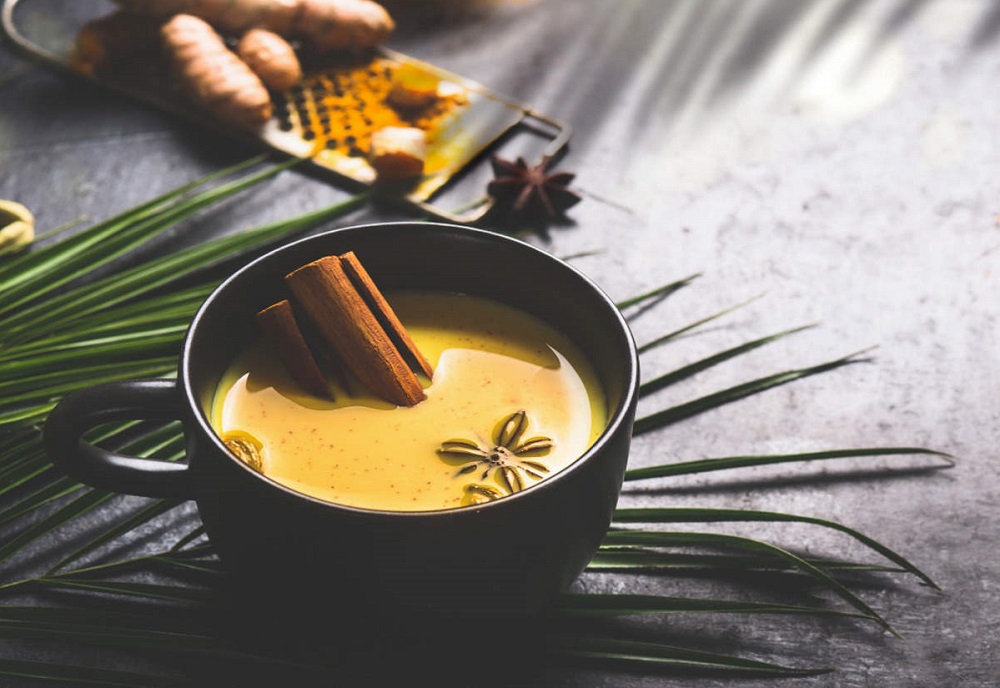 فواید سلامت شیر زردچوبه و روش تهیه آن فواید سلامت شیر زردچوبه و روش تهیه آن