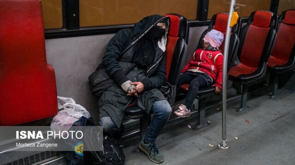 عضو سابق شوراى شهر خطاب به چمران: به جای ارائه راهکار برای اتوبوس‌خوابی، صورت مسئله را پاک نکنید/ظرفيت مساجد مى تواند به كمك گرم خانه ها بيايد