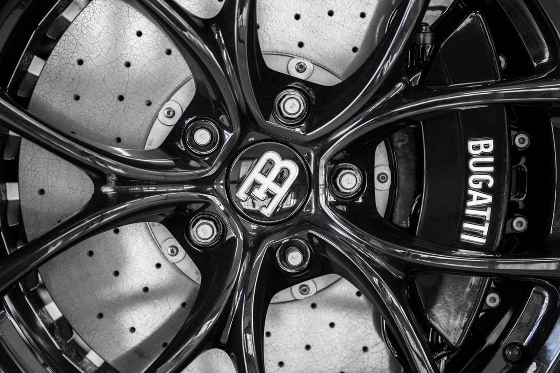 بوگاتی شیرون چگونه تولید می شود؛ ترکیب هنر و مهندسی در یک 