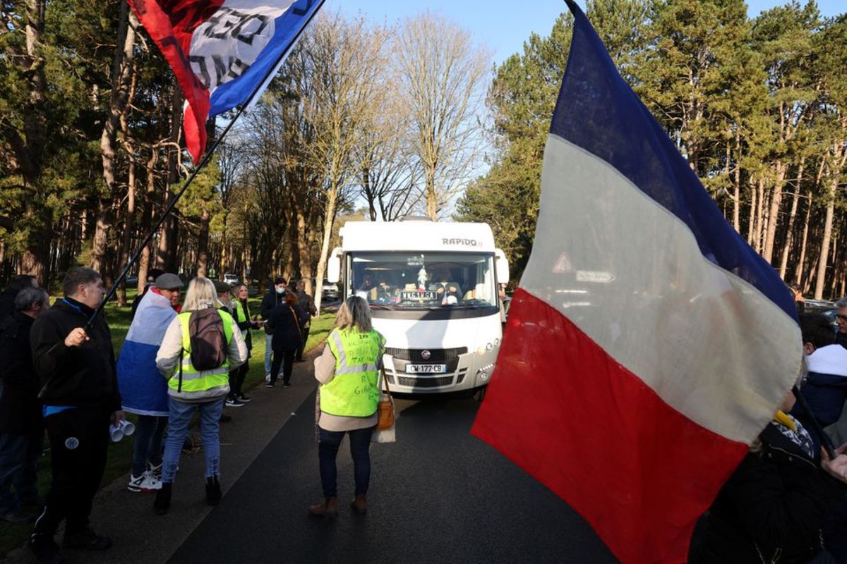 تظاهرات خودرویی فرانسه (عکس)/ از حضور جلیقه زردها تا آمادگی پلیس